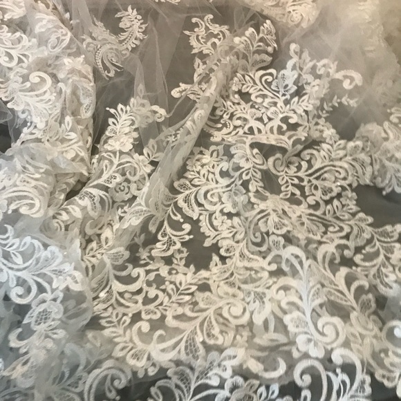 Maggie Sottero Lydia Anne Wedding Dress - Picture 4 of 16